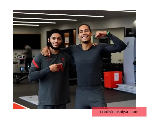 范戴克膝伤恢复进展缓慢,未来状态令人关注 范戴克膝伤恢复进展缓慢,未来状态令人关注